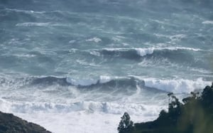 Body found after helicopter joins search at Piha Beach