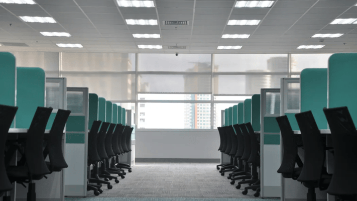 Hundreds of workers could leave the Ministry for the Environment as part of cost cutting measures, the Public Service Association says.