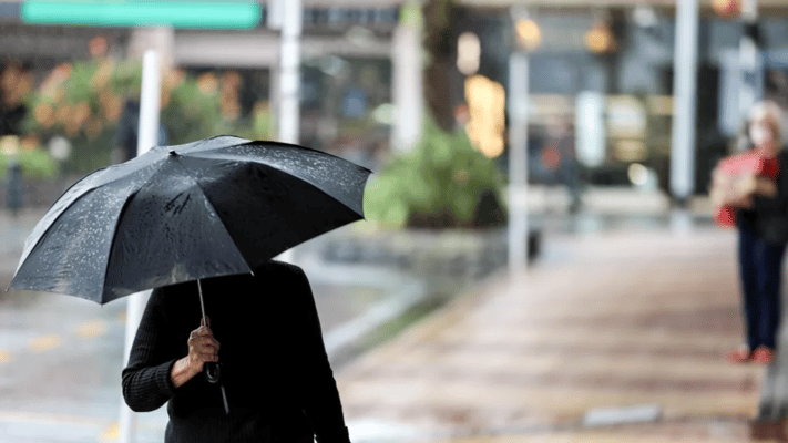 MetService has issued several watches and one orange heavy rain warning for extensive parts of the country this weekend.