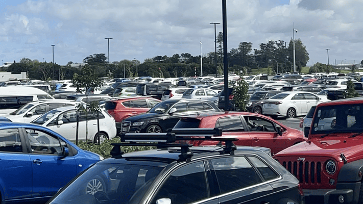 Motorists experienced severe traffic congestion near Auckland Airport today as the opening of the new Mānawa Bay outlet mall in Māngere drew large crowds