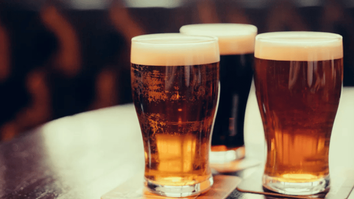 Researchers at Cambridge University have called for beer and cider to be served in smaller glasses in the United Kingdom, after a study found it could reduce alcohol consumption and harm.