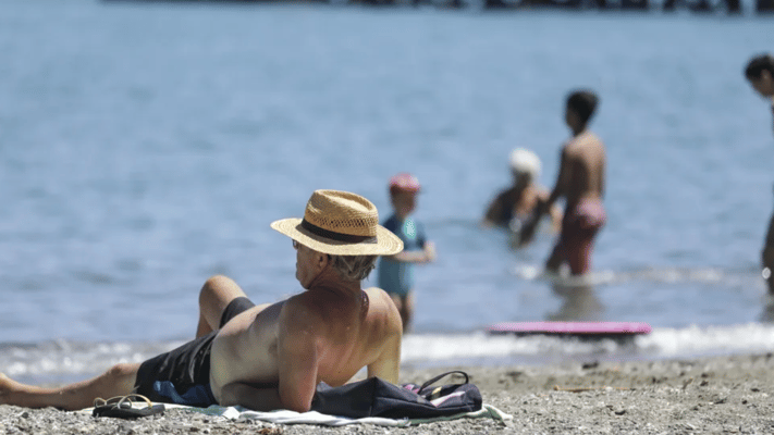In a season first today, MetService has issued heat alerts to known hotspots around the motu, warning residents to take care as temperatures hover around 30C.