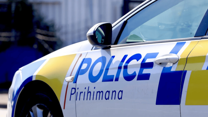 A water main has burst in Auckland's suburb of Mount Wellington, causing disruption to traffic.
