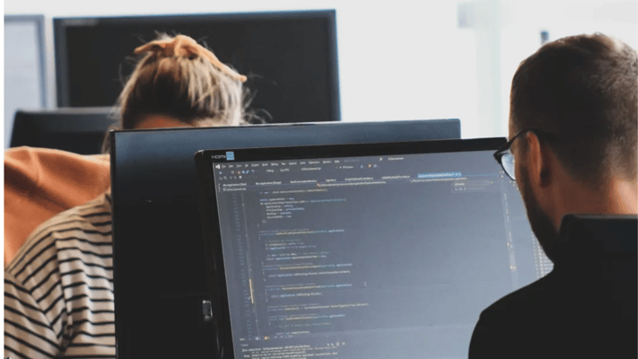 The tech sector is expected to soon return to a tight labour market, which will quickly absorb a glut of people currently looking for work.
