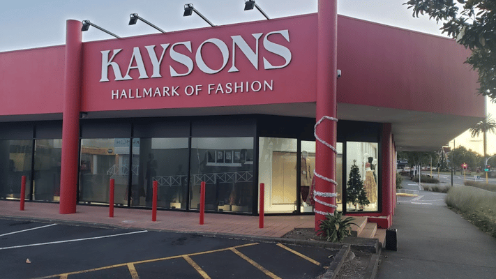 Armed Robbers Attack Auckland Jewellery Store, Assault Family Member