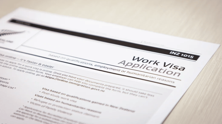 An immigration adviser says she was naïve in filing visa applications for Chinese workers who later found their promised jobs did not exist.