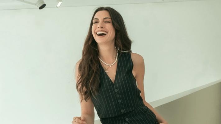 Anne Hathaway has unveiled her first look from the much-awaited 'The Devil Wears Prada' sequel, leaving fans excited.