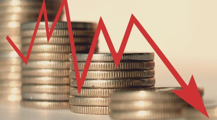 The economy fell back into recession in the fourth quarter of last year, driven by weak consumer spending and wholesale trade.