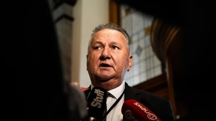 Shane Jones accuses kiwifruit industry of 'slave practices