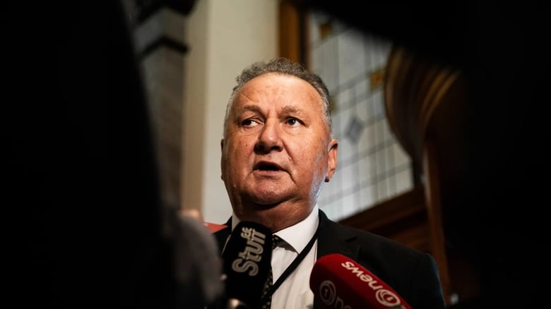 Shane Jones accuses kiwifruit industry of 'slave practices