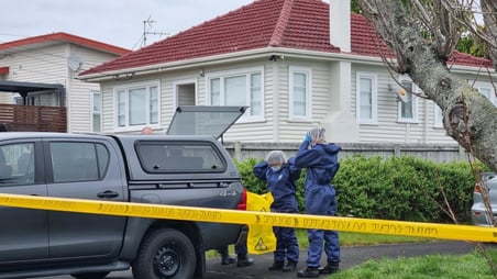 Three people dead, body seen lying on porch of home in Auckland's Papatoetoe