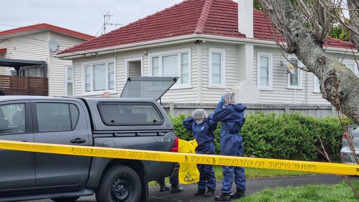 Three people dead, body seen lying on porch of home in Auckland's Papatoetoe