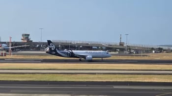 Air NZ Flight Makes Emergency Landing In Sydney