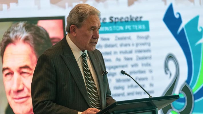 Winston Peters spoke to the business community at the India New Zealand Business Council’s annual address in Auckland. Photo: RNZ / Blessen Tom