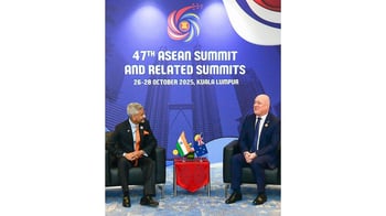 Jaishankar Meets Luxon