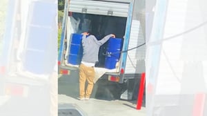 Lower Hutt man alarmed by&nbsp;bulk fuel filling&nbsp;amid supply concerns