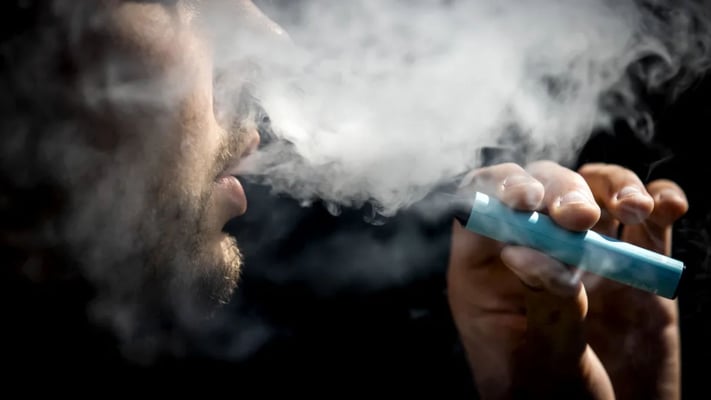 More people looking for help to give up vaping, Quitline says