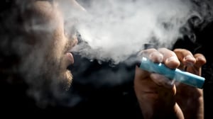 More people looking for help to give up vaping, Quitline says