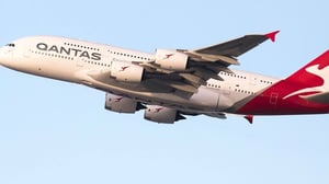 Auckland diversion leaves Qantas passengers stuck on plane for over 8 hours
