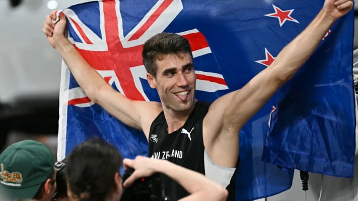 Gold medallist New Zealand's athlete Hamish Kerr celebrates after winning the men's high jump final during the World Athletics Championships in Tokyo on 16 September, 2025.