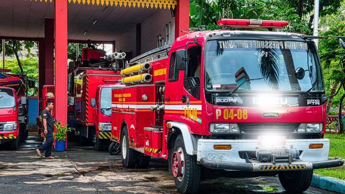 Fire truck rolls while responding to Manawatū vegetation fire, three injured