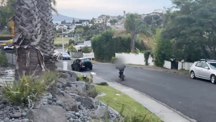 Teen charged after alleged knifepoint e-bike theft 