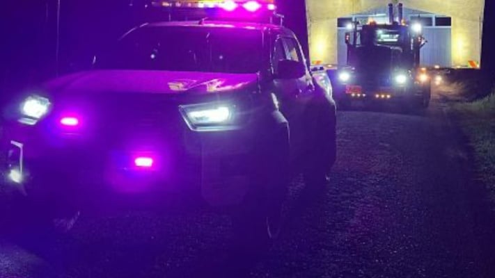 Road rules: What drivers need to know when they see purple flashing lights