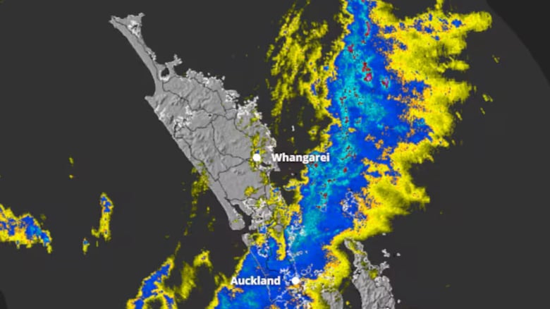 Residents evacuated after&nbsp;Waiwera landslip&nbsp;amid severe weather warnings