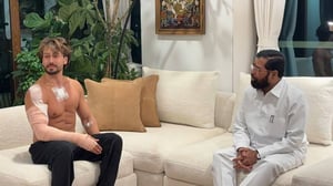 Tiger Shroff&nbsp;reveals details of&nbsp;Mumbai attack&nbsp;to Deputy CM Eknath Shinde
