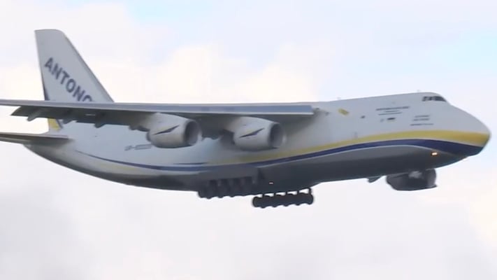 One of the world’s biggest cargo aircraft lands in New Zealand