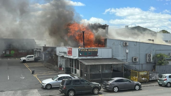Auckland blaze erupts amid industrial action by firefighters