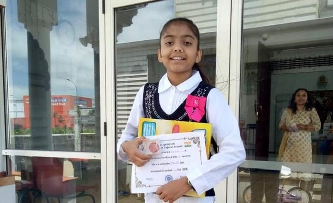 Awards for meritorious students of Gandhi Gruh Gujarati School
