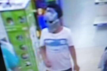 10-year-old boy missing from shopping mall
