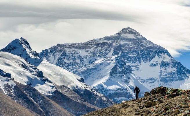 Mount Everest climbing season begins in Nepal