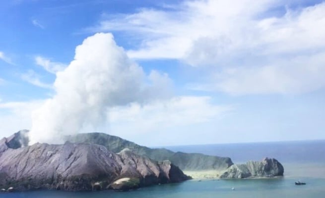 Police confirm fewer than 50 people on White Island now, no fly zone established