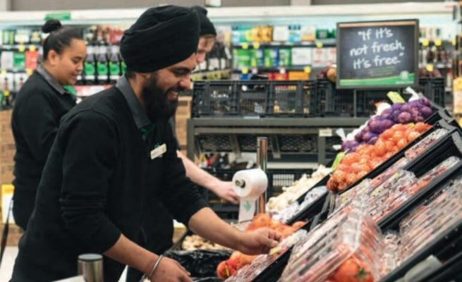 Covid-19 response: INZ allows international students, temporary visa-holders working in supermarkets to work full-time