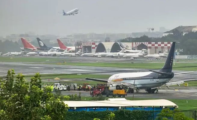 3,700 stranded foreigners go home in 20 flights from Mumbai