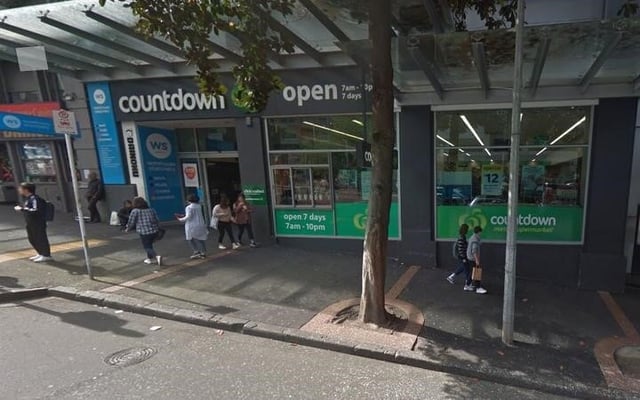 'Do us a solid, follow the rules' - Countdown supermarket