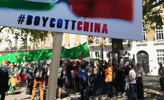Pakistanis sing 'Vande Mataram' alongside Indians in London protest against China