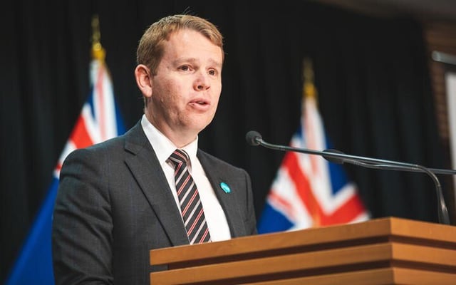 Covid-19: Student who tested positive an undisclosed contact, Hipkins says