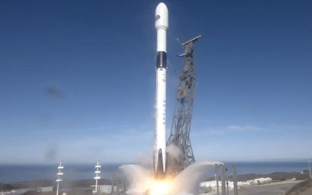 SpaceX launches 60 Starlink satellites in record 10th liftoff