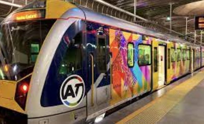 Auckland trains will not run for three weeks after Christmas owing to summer upgrades