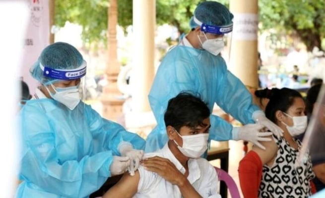 Covid testing pushes Australian healthcare system to brink
