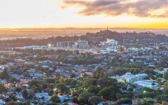 Auckland case numbers could be peaking, modeller says