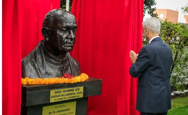 Jaishankar unveils bust of Sardar Vallabhai Patel in Suva