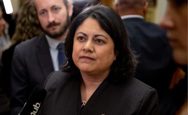 Verrall promises extra funding if community nursing pay disparity found