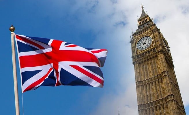 Most foreign students to be banned from bringing family members to UK