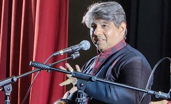 Omkar Dadarkar regales Auckland audience at Swar Tarang