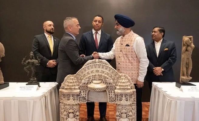 India receives 105 antiques smuggled to US in follow-up to PM's visit