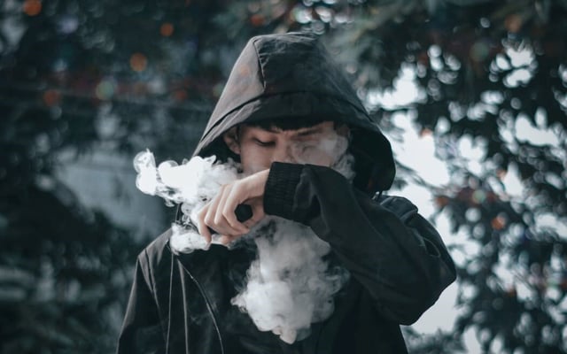 Teens warned against hacking disposable vape batteries to squeeze out more hits